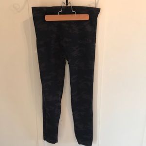 Spanx look at me now leggings black/blue/grey camo